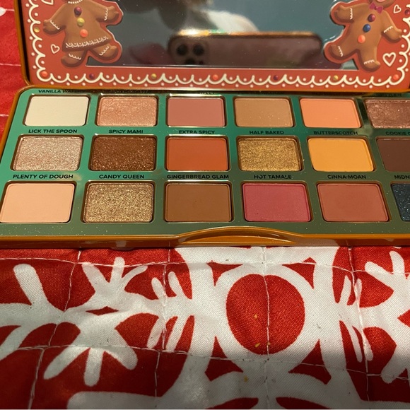 Too faced gingerbread extra spicy palette! - Picture 3 of 3